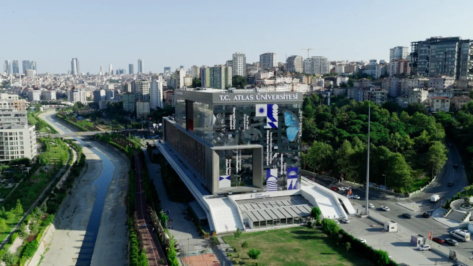 Luftaufnahme des Campus Atlas Vadi der Istanbul Atlas University